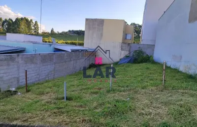 Vende-se terreno localizado no parque real, com excelente topografia.