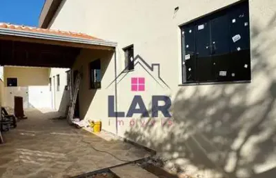 Oportunidade imperdível  casa à venda, conforto e praticidade.