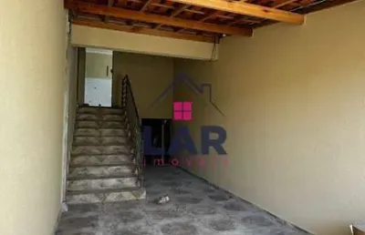 Casa a venda para quem busca praticidade e espaço para viver com qualidade