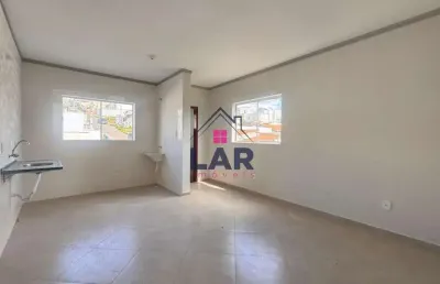 Aluga-se kitnet com excelente localização e preço acessivel