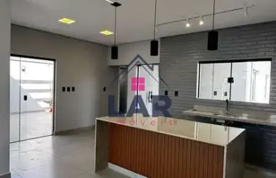 Vende-se casa de alto padrão com excelente localização e acabamento