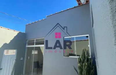 Vende-se casa com excelente localização e acabamento em pouso alegre