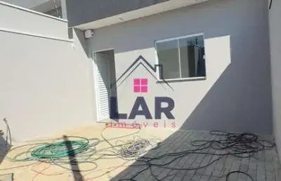 Casa nova à venda com excelente localização e acabamento no parque real