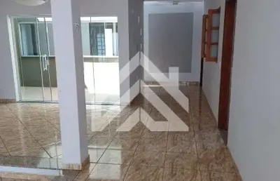 Linda residencia em condominio fechado! aceita financiamento