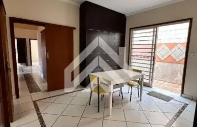 Casa a venda proximo ao santa cruz, com ponto comercial ao lado! agende sua visita!