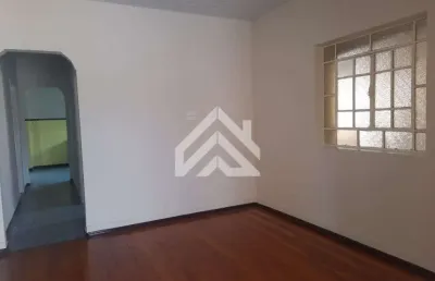 Linda casa para alugar no centro de rio claro | 3 dormitorios, 2 garagens