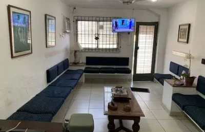Casa para venda com 220 metros quadrados com 9 quartos em ramos - rio de janeiro - rj