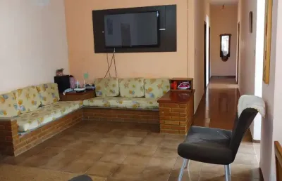 Casa à venda, 250 m², 3 quartos, 2 banheiros, 1 suíte