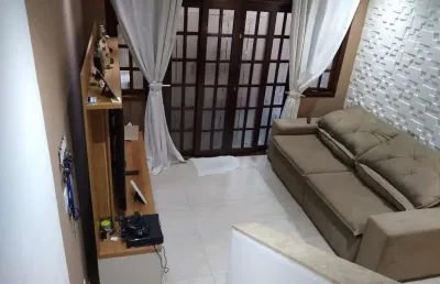 Sobrado à venda, 83 m², 3 quartos, 2 banheiros, 1 suíte