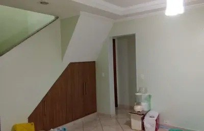 Sobrado à venda, 203 m², 4 quartos, 1 banheiro, 2 suítes