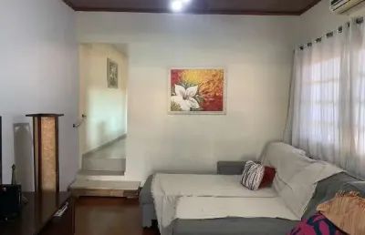 Casa à venda, 200 m², 2 quartos, 3 banheiros, 1 suíte