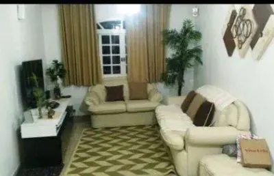 Sobrado à venda, 140 m², 3 quartos, 2 banheiros, 1 suíte