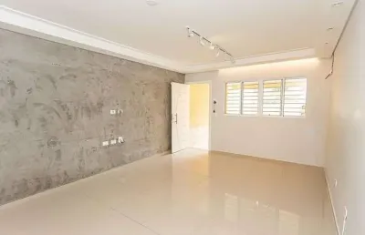 Sobrado à venda, 140 m², 3 quartos, 4 banheiros, 3 suítes