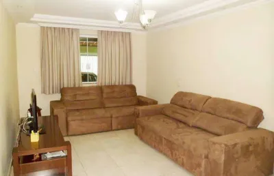 Sobrado à venda, 120 m², 3 quartos, 3 banheiros, 1 suíte