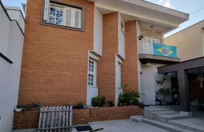 Sobrado à venda, 110 m², 3 quartos, 3 banheiros, 1 suíte