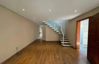 Sobrado à venda, 135 m², 3 quartos, 3 banheiros, 3 suítes