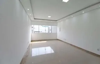 Sobrado à venda, 140 m², 3 quartos, 2 banheiros, 1 suíte