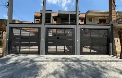 Sobrado à venda, 150 m², 3 quartos, 4 banheiros, 3 suítes
