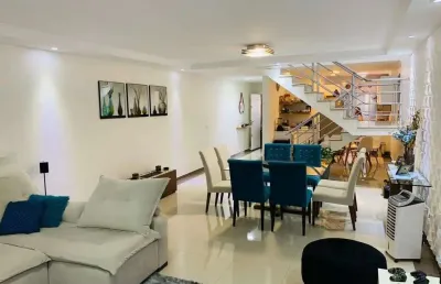 Sobrado à venda, 157 m², 3 quartos, 3 banheiros, 3 suítes