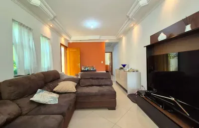 Sobrado à venda, 240 m², 4 quartos, 4 banheiros, 2 suítes