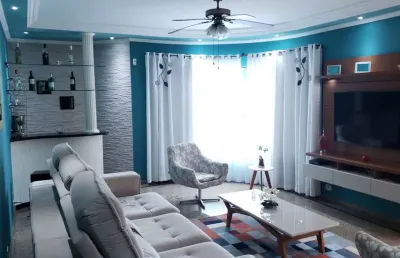 Sobrado à venda, 195 m², 4 quartos, 5 banheiros, 3 suítes