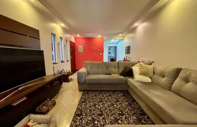 Sobrado à venda, 199 m², 4 quartos, 5 banheiros, 2 suítes