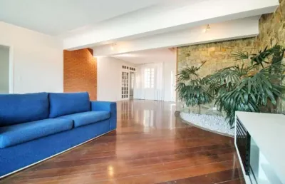 Sobrado à venda, 465 m², 4 quartos, 3 banheiros, 2 suítes