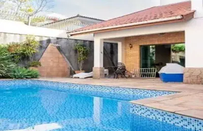 Sobrado à venda, 307 m², 4 quartos, 4 banheiros, 2 suítes