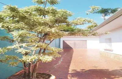 Casa à venda, 217 m², 4 quartos, 3 banheiros, 1 suíte