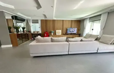 Sobrado à venda, 340 m², 4 quartos, 5 banheiros, 3 suítes