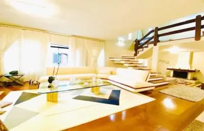 Sobrado à venda, 528 m², 3 quartos, 2 banheiros, 3 suítes