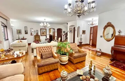 Sobrado à venda, 787 m², 4 quartos, 4 banheiros, 4 suítes