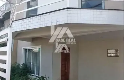 Casa com 3 quartos à venda na Rua Assis Brasil, Orfãs, Ponta Grossa