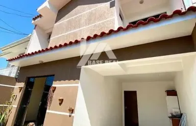 Casa com 3 quartos à venda na Rua Bernardo de Vasconcelos, Jardim Carvalho, Ponta Grossa