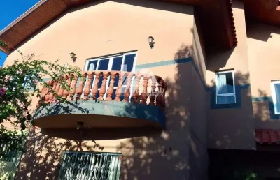 Aconchegante sobrado, ensoralado dia todo há venda no orfãs