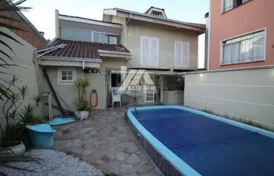 Casa com 3 quartos à venda na Rua Theodoro Rosas, Centro, Ponta Grossa