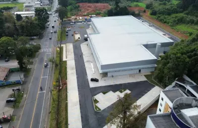 Sala comercial para alugar na Rua Waldemar Loureiro Campos, 3531, Xaxim, Curitiba