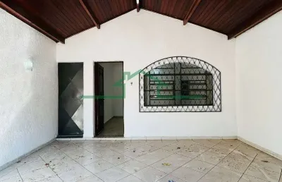 Casa com 2 quartos à venda na Rua Elvira Boyes, Jardim Petrópolis, Piracicaba