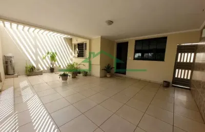 Casa com 3 quartos à venda na Travessa Francisco Gobeth, Vila Independência, Piracicaba