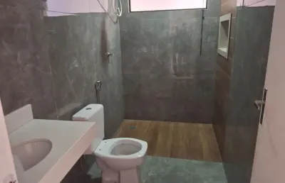 Linda residência  localizada em bairro com muita área verde. com facil acesso.