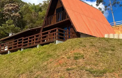 Chalé perfeito para você se desconectar do mundo atual, e apreciar a vista e conectar com a natureza da beleza do bairro moura em canelinha-sc