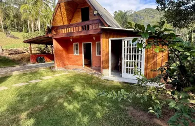 Chalé em tijucas com ótima localização no bairro timbé
