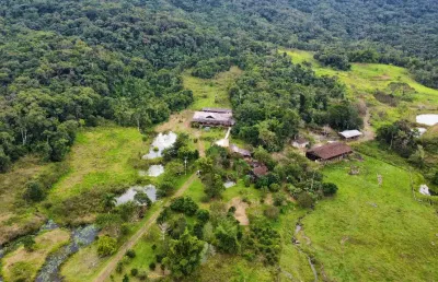 Fazenda à 16km da br-101 em tijucas-sc com grande potencial de pousada/retiros 84 hectares