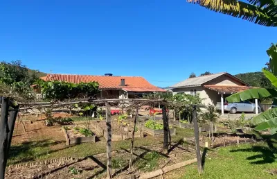 Sítio com 5000 metros em canelinha a 4km do centro próximo ao ctg silva neto