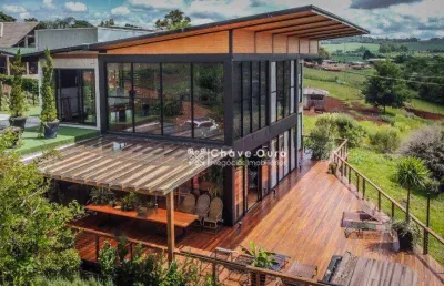 Chácara com 20 mil m2 de terreno e imóvel com 260 m2 de área construída