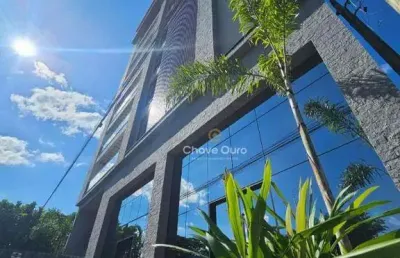 Apartamento duplex com 3 suítes , elevador privativo , jacuzzi e area de festa com vista privilegiada e permanente do lago municipal