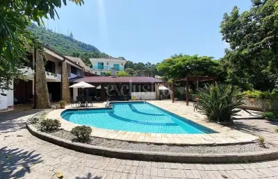 Casa com 6 quartos à venda na rua doutor percy joão de borba, 454, trindade, florianópolis por r$ 2.499.000