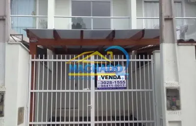 Lindo sobrado geminado com 2 dormitórios e vaga de estacionamento
