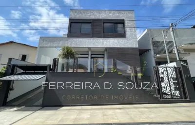 Vende-se está casa c/ponto comercial em baixo imóvel alto padrão 700 m2