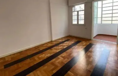 Apartamento 1 quarto com suíte e varanda no centro do rio